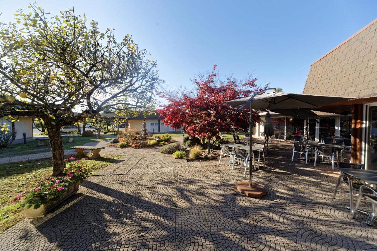 Charme Hotel, Montbeliard Sud Eksteriør billede