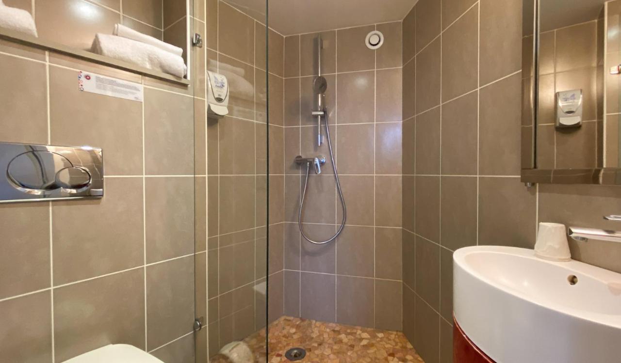 Charme Hotel, Montbeliard Sud Eksteriør billede