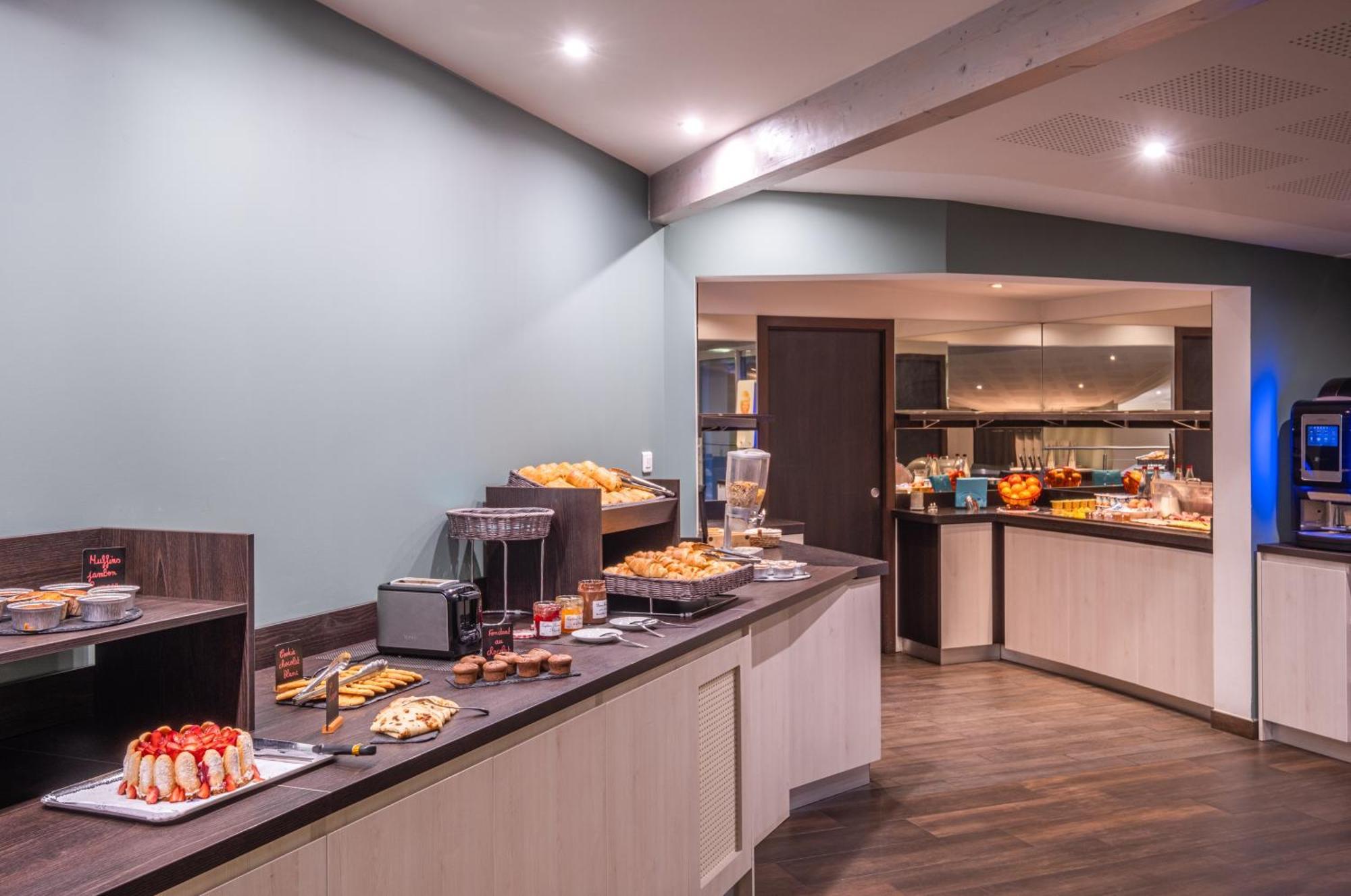 Charme Hotel, Montbeliard Sud Eksteriør billede