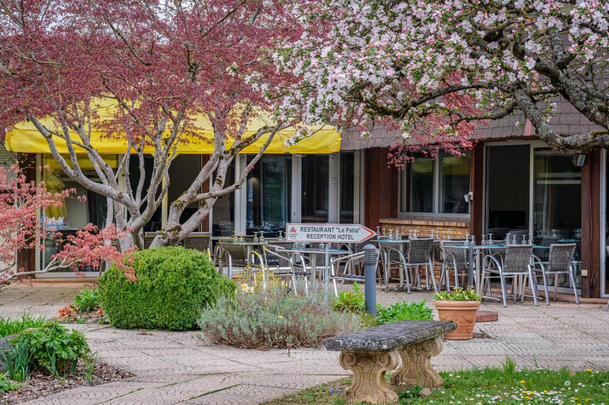Charme Hotel, Montbeliard Sud Eksteriør billede