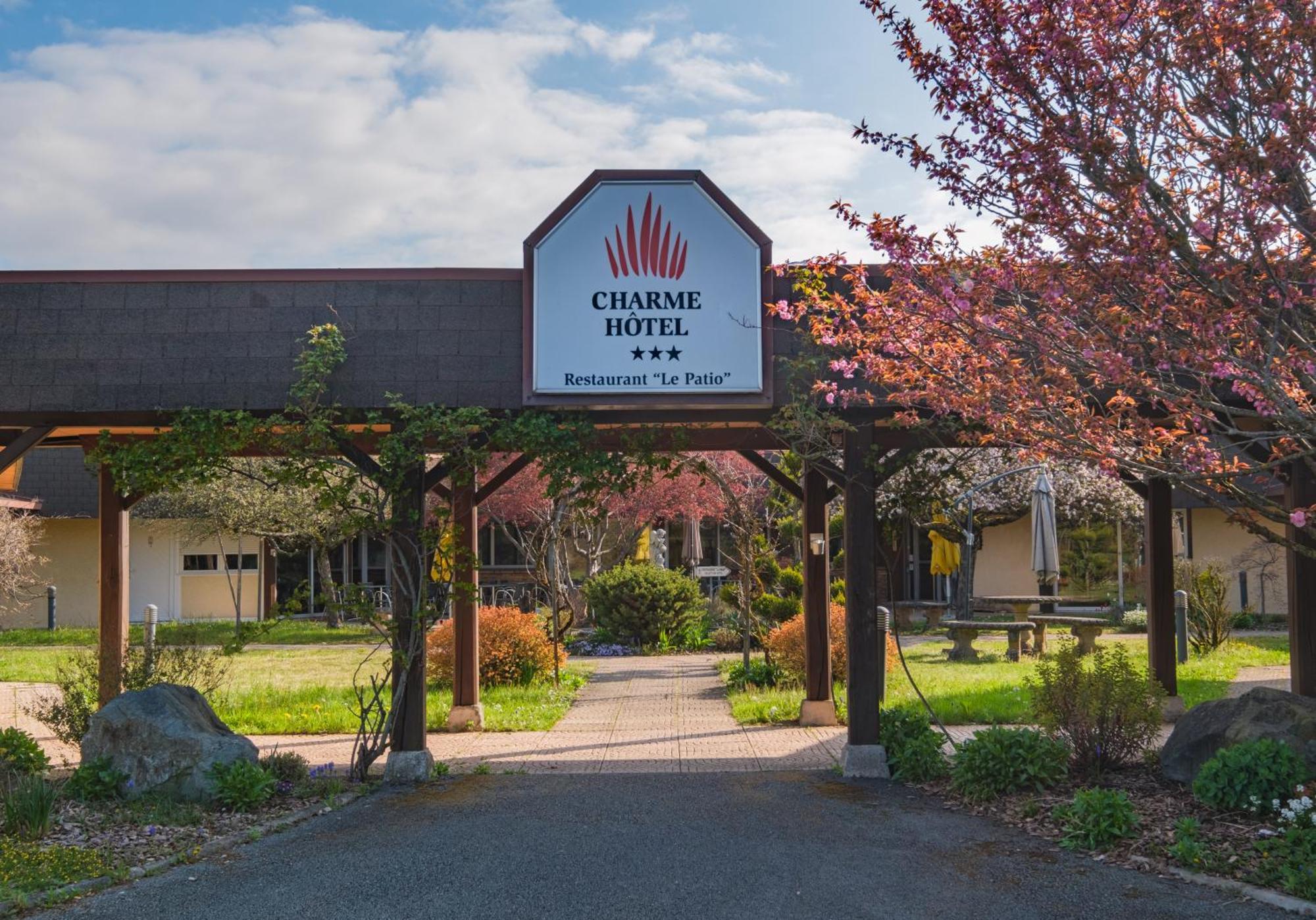 Charme Hotel, Montbeliard Sud Eksteriør billede