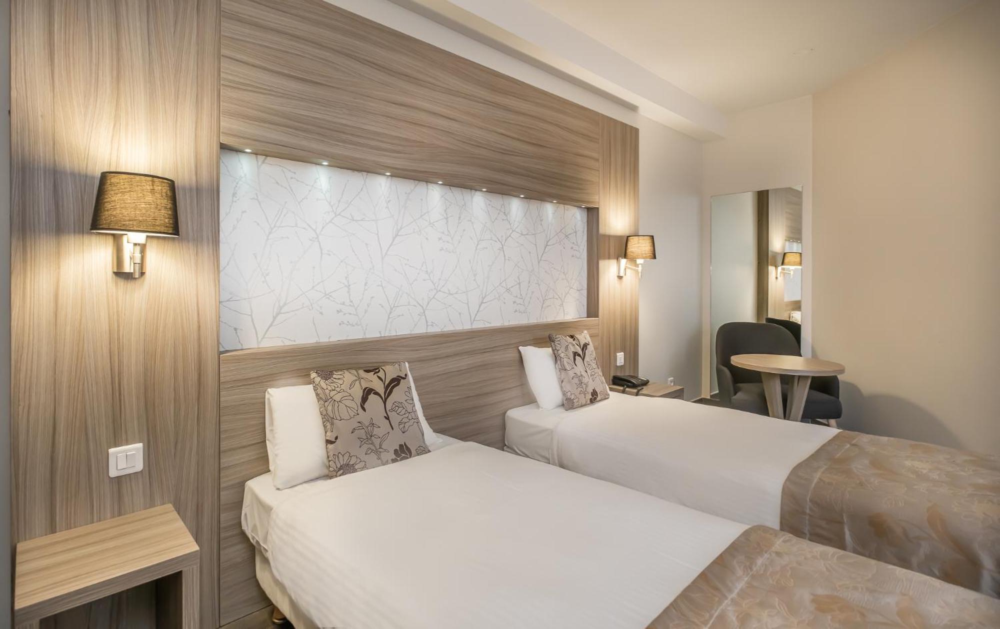 Charme Hotel, Montbeliard Sud Eksteriør billede