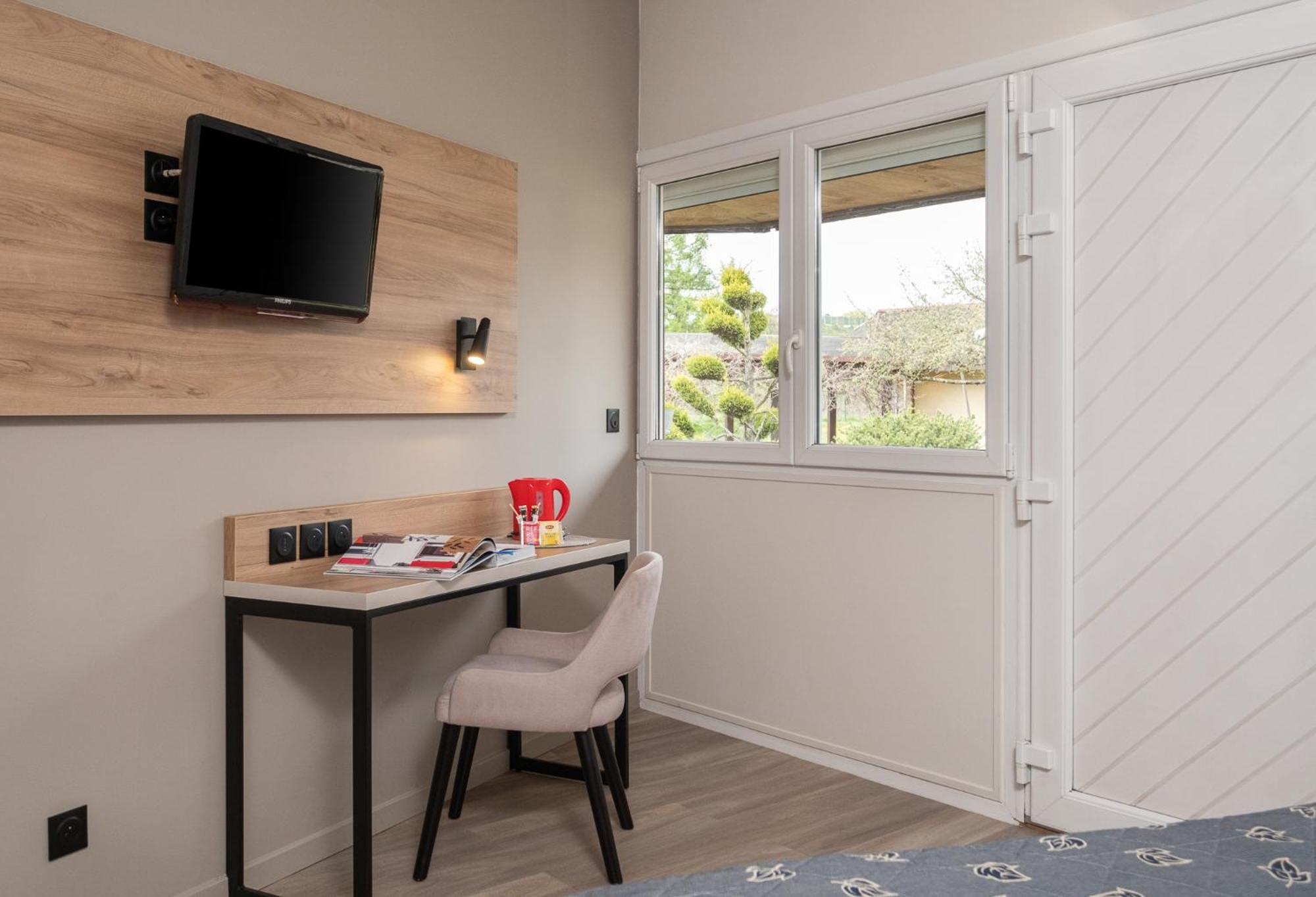 Charme Hotel, Montbeliard Sud Eksteriør billede